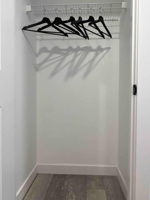 Newly Built 2 Bedroom Suite With Free Parking - Close To Banff National Park, YYC מראה חיצוני תמונה