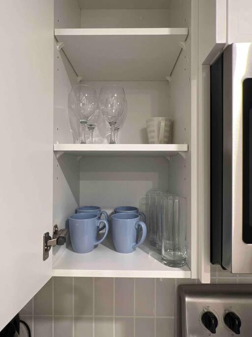 Newly Built 2 Bedroom Suite With Free Parking - Close To Banff National Park, YYC מראה חיצוני תמונה